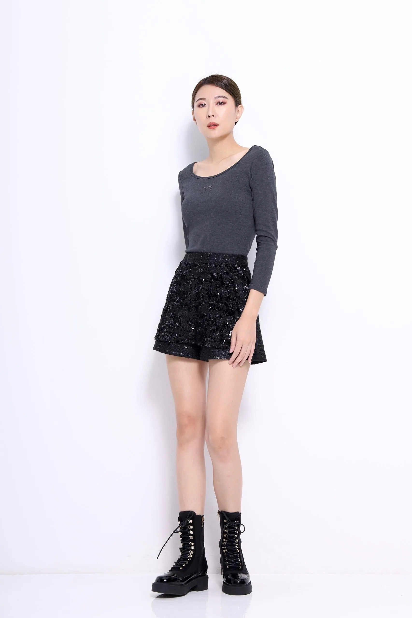 M Round Neck Fitted Knit Top