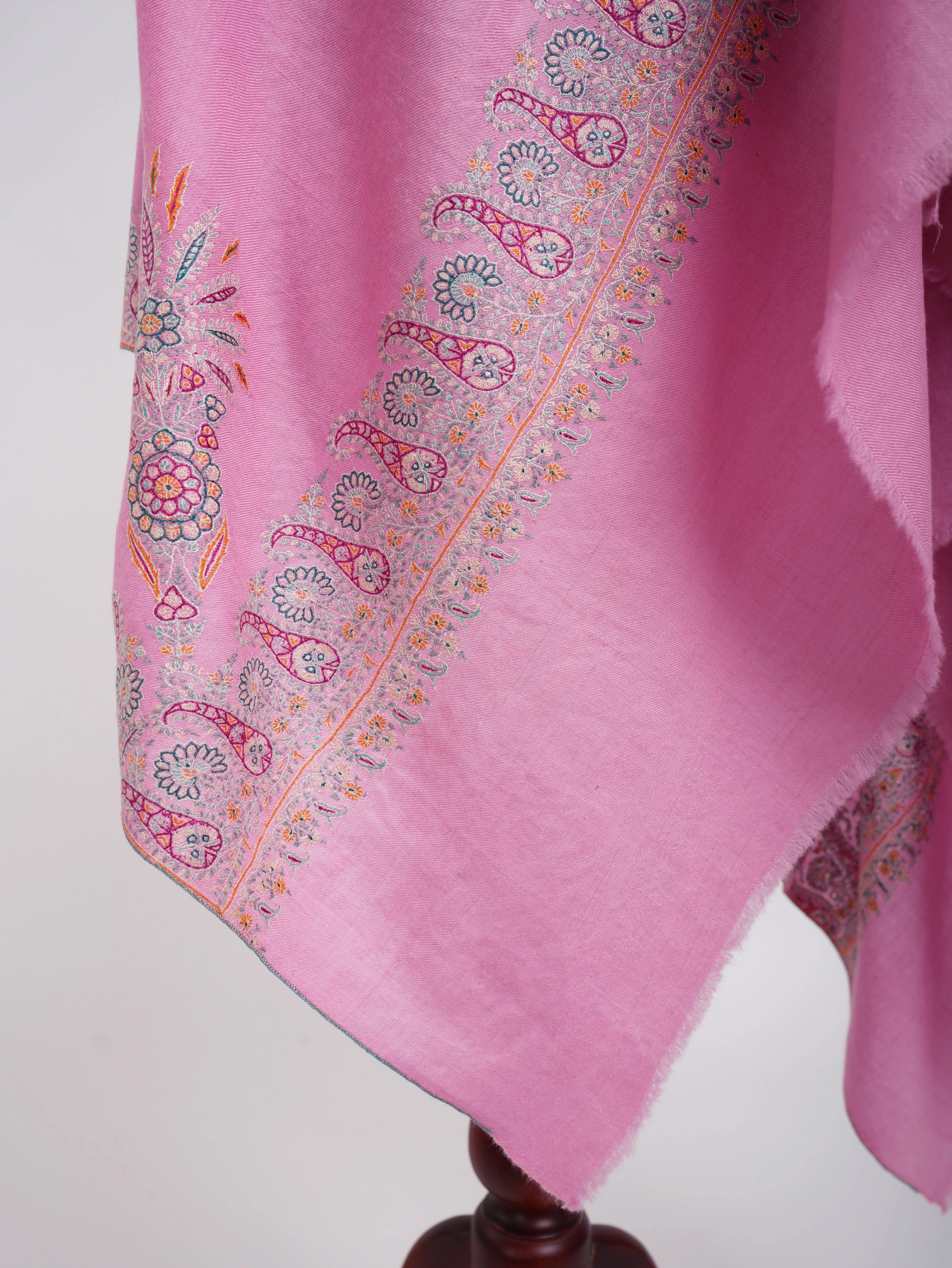 Sozni Daur Dar Hand Embroidered Pashmina Pink